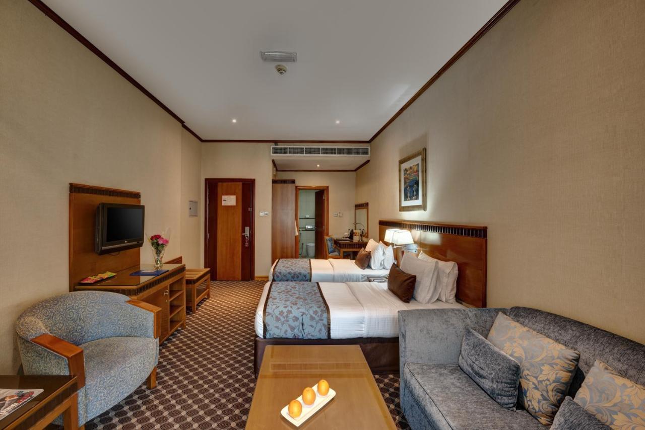 Golden Tulip Hotel Al Barsha Dubai Exterior foto