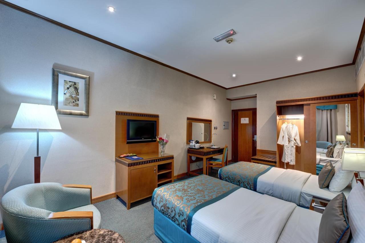 Golden Tulip Hotel Al Barsha Dubai Exterior foto