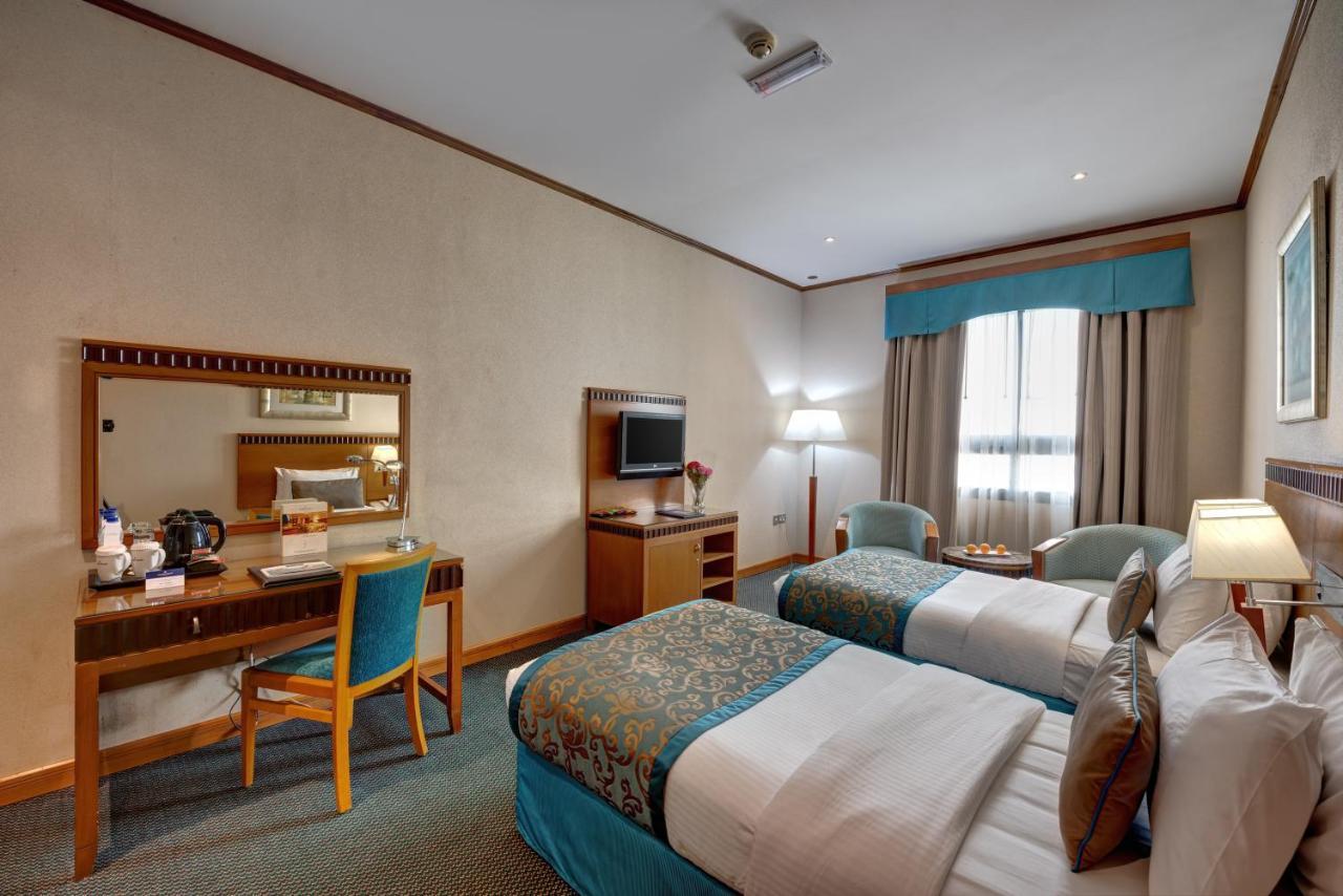 Golden Tulip Hotel Al Barsha Dubai Exterior foto