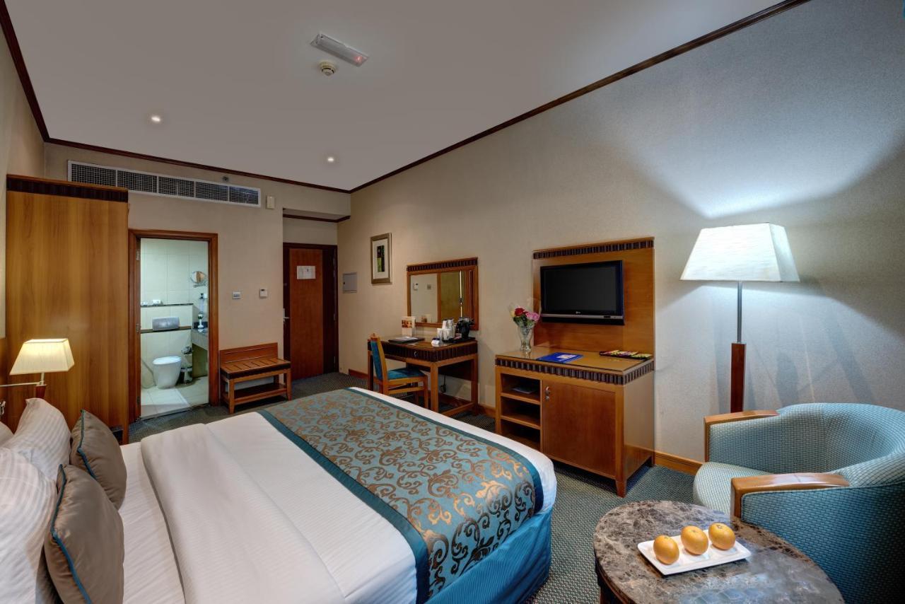 Golden Tulip Hotel Al Barsha Dubai Exterior foto