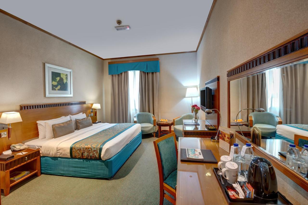 Golden Tulip Hotel Al Barsha Dubai Exterior foto