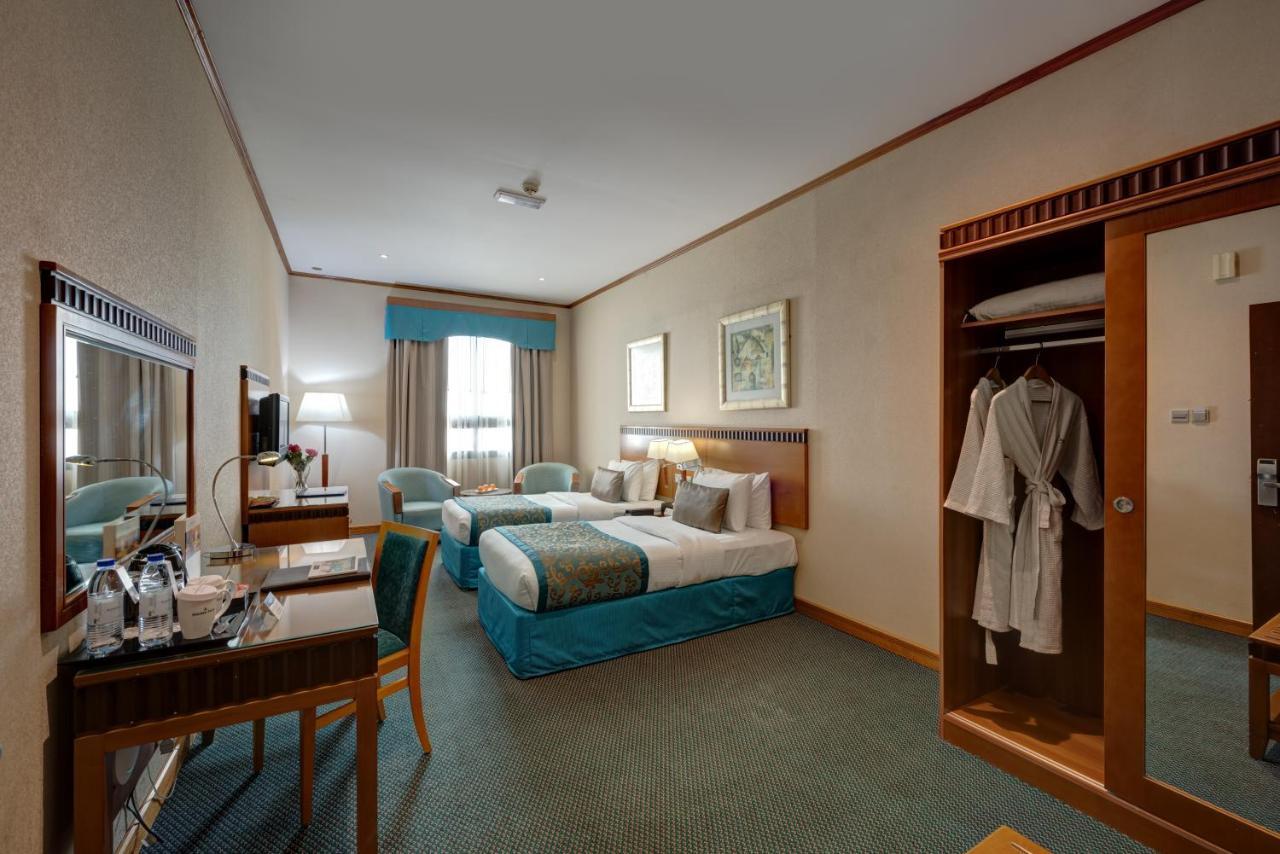 Golden Tulip Hotel Al Barsha Dubai Exterior foto