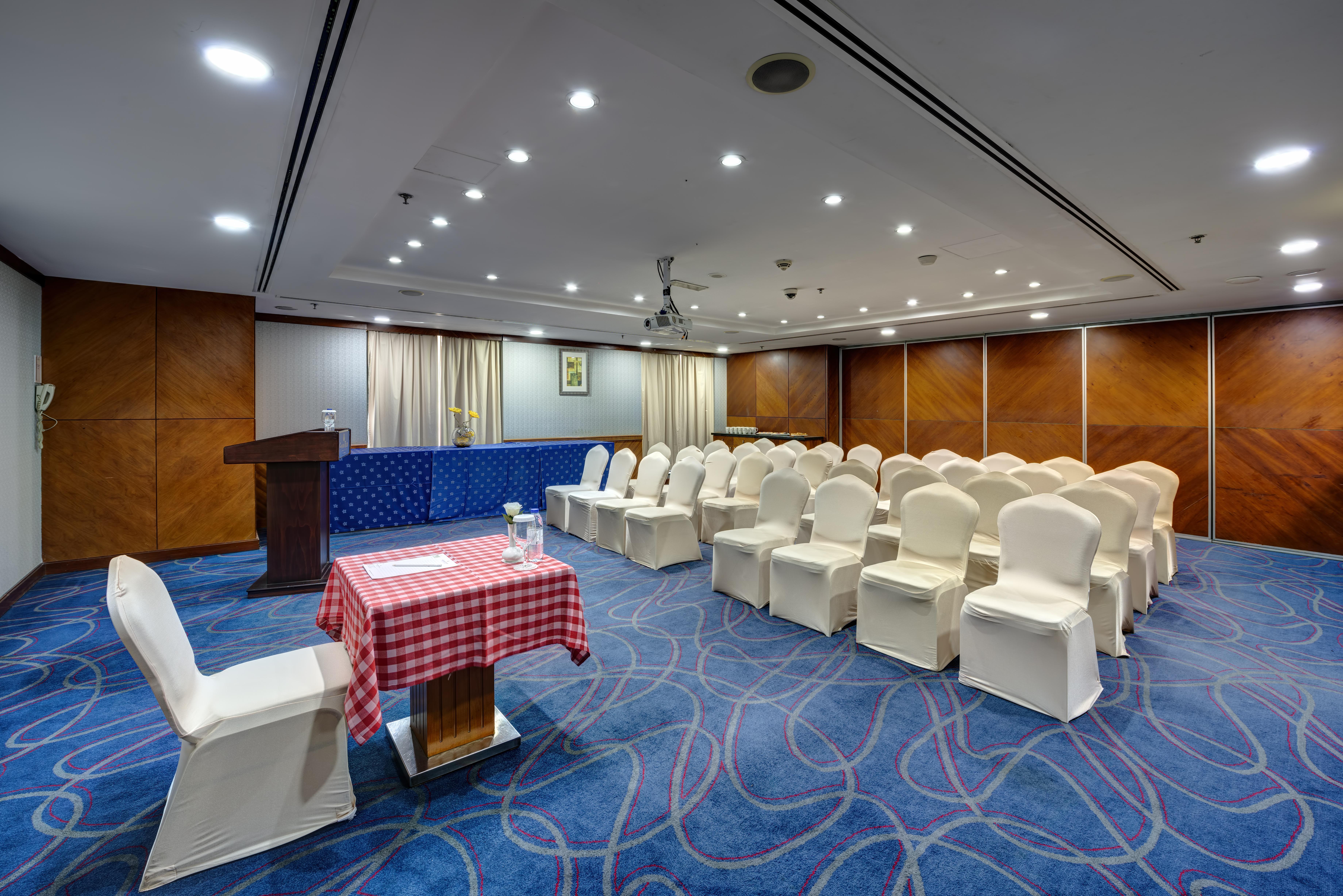 Golden Tulip Hotel Al Barsha Dubai Exterior foto