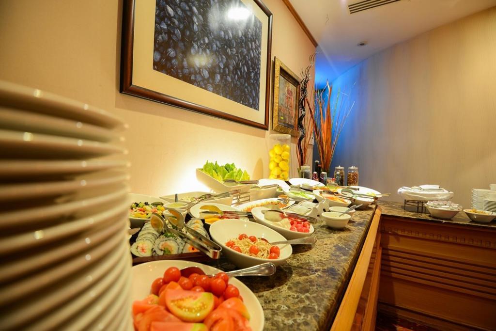 Golden Tulip Hotel Al Barsha Dubai Exterior foto