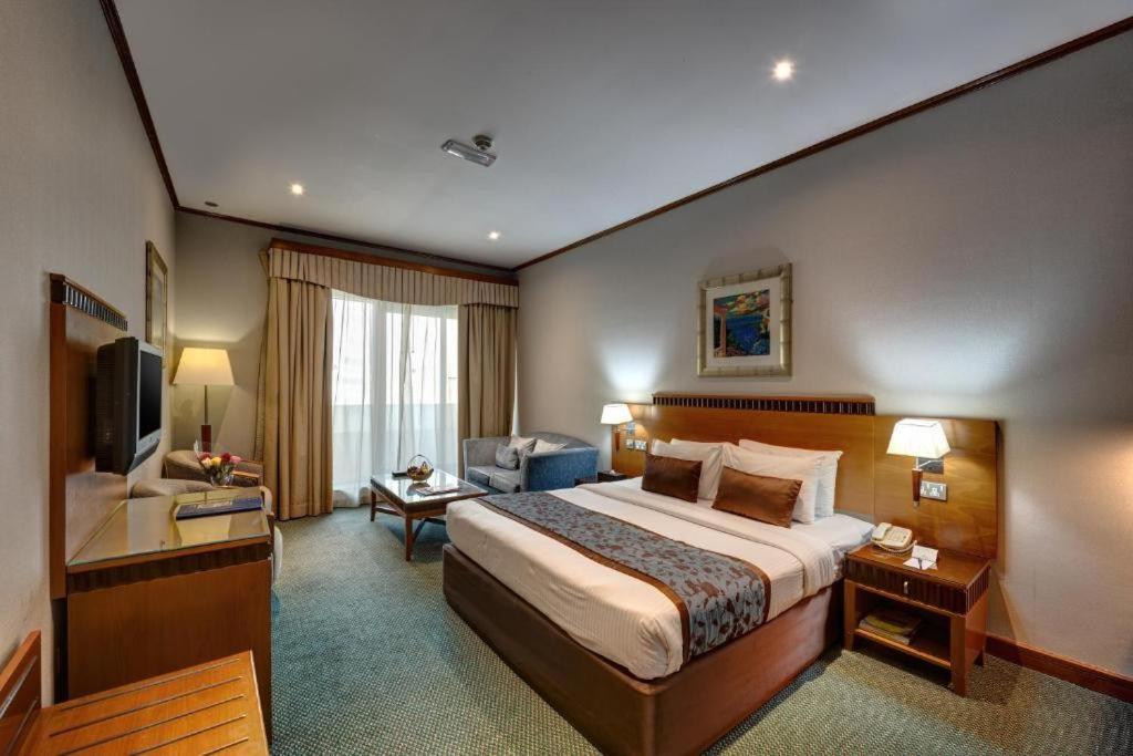 Golden Tulip Hotel Al Barsha Dubai Exterior foto