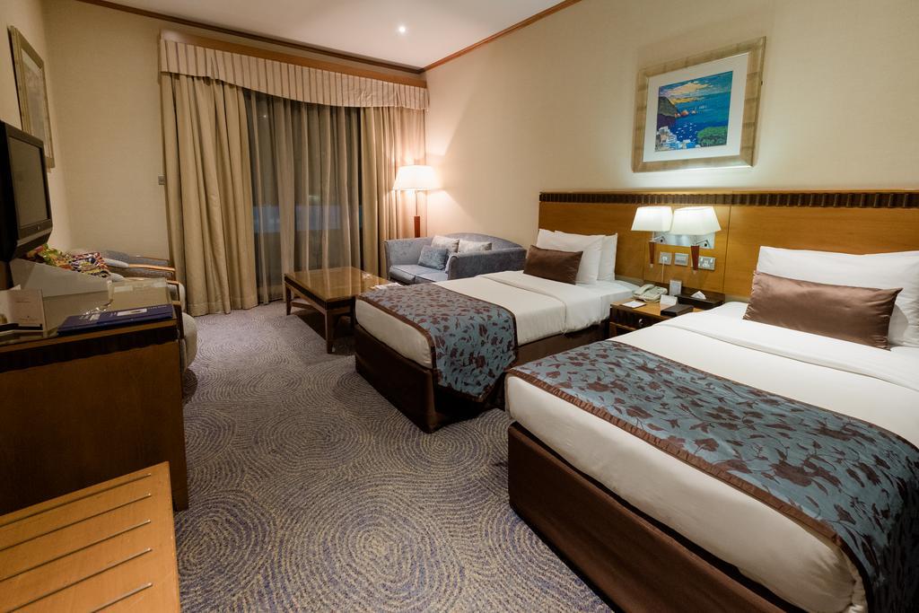 Golden Tulip Hotel Al Barsha Dubai Exterior foto