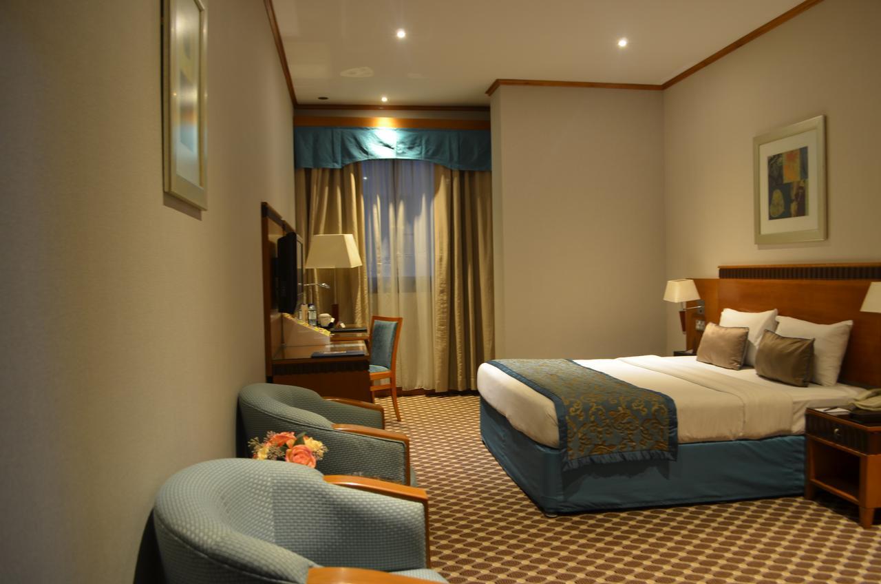 Golden Tulip Hotel Al Barsha Dubai Exterior foto