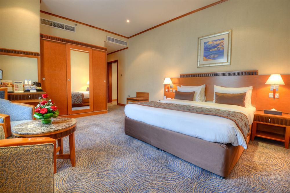 Golden Tulip Hotel Al Barsha Dubai Exterior foto
